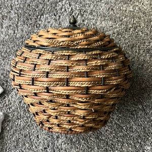 Vintage basket with removable lid